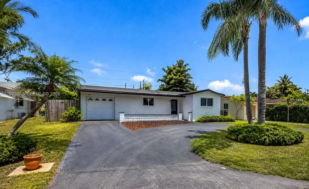 4448 SW 37th Ave Dania Beach, FL 33312