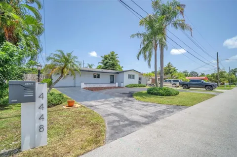 4448 SW 37th Ave