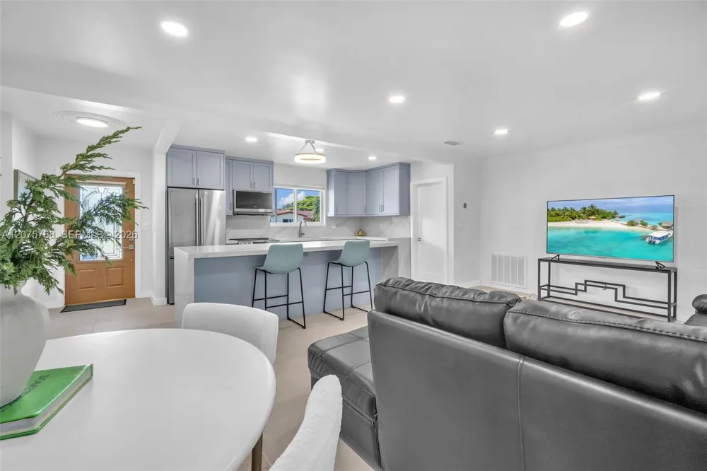 4448 SW 37th Ave Dania Beach, FL 33312