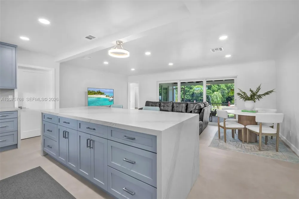 4448 SW 37th Ave Dania Beach, FL 33312