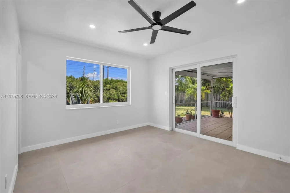 4448 SW 37th Ave Dania Beach, FL 33312