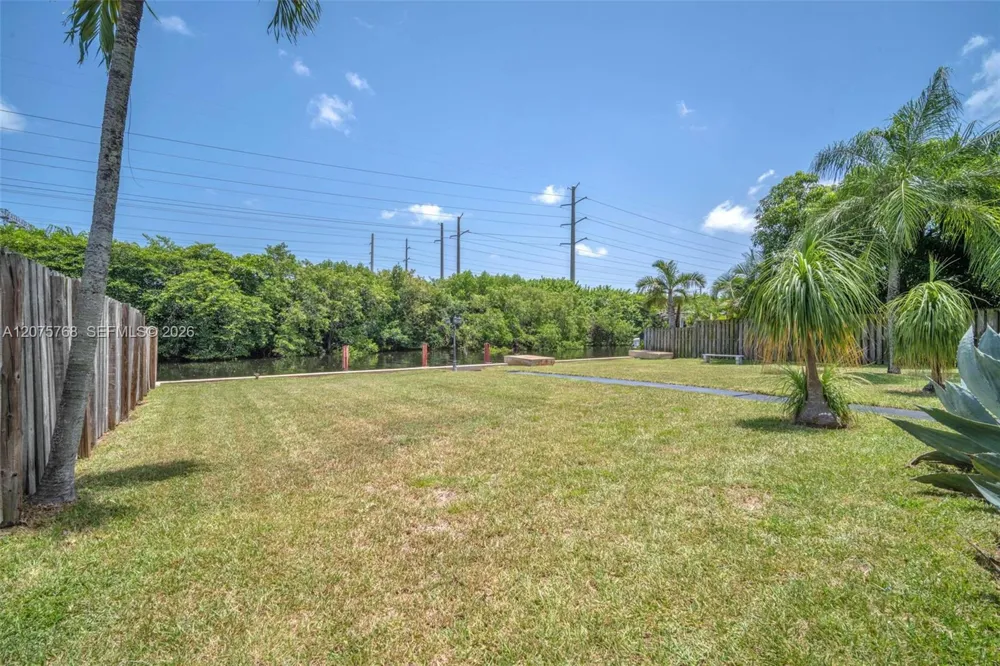 4448 SW 37th Ave Dania Beach, FL 33312