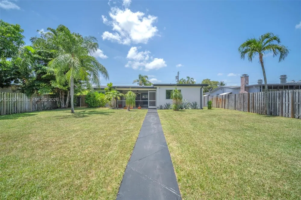 4448 SW 37th Ave Dania Beach, FL 33312
