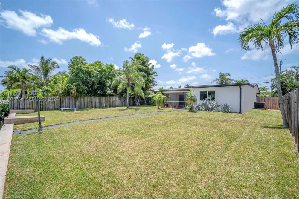 4448 SW 37th Ave Dania Beach, FL 33312