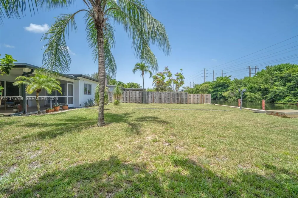 4448 SW 37th Ave Dania Beach, FL 33312