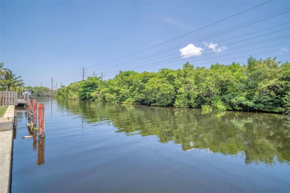 4448 SW 37th Ave Dania Beach, FL 33312