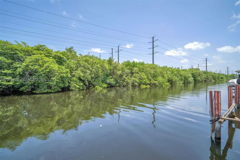 4448 SW 37th Ave Dania Beach, FL 33312