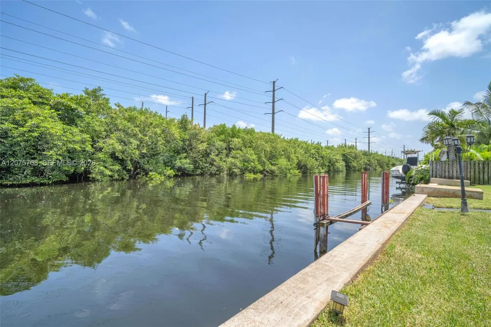 4448 SW 37th Ave Dania Beach, FL 33312