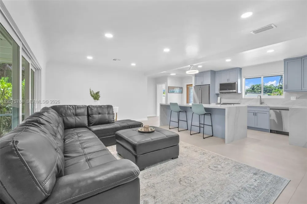 4448 SW 37th Ave Dania Beach, FL 33312