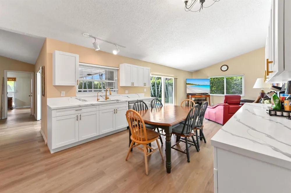 7123 NW 42nd Court Coral Springs, FL 33065