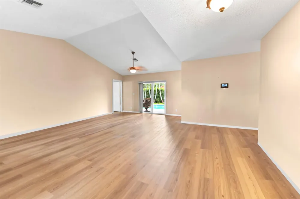 7123 NW 42nd Court Coral Springs, FL 33065