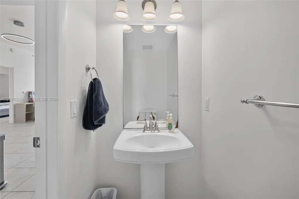 1300 Ponce De Leon Blvd #405 Coral Gables, FL 33134