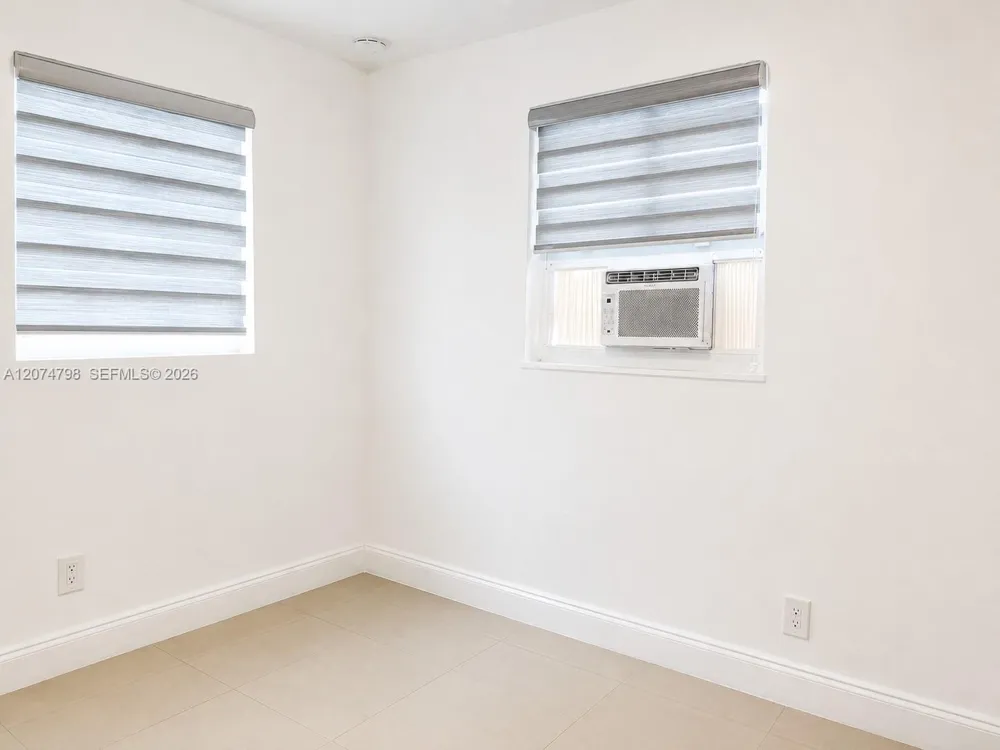 802 NW 3rd Ter Hallandale Beach, FL 33009