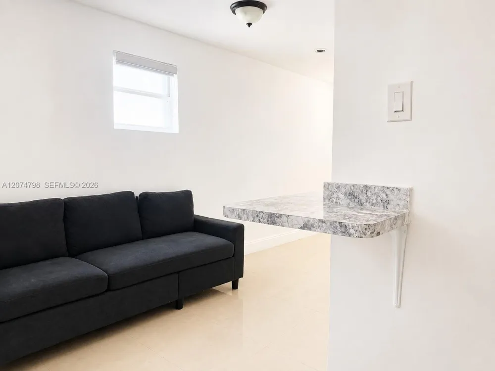 802 NW 3rd Ter Hallandale Beach, FL 33009