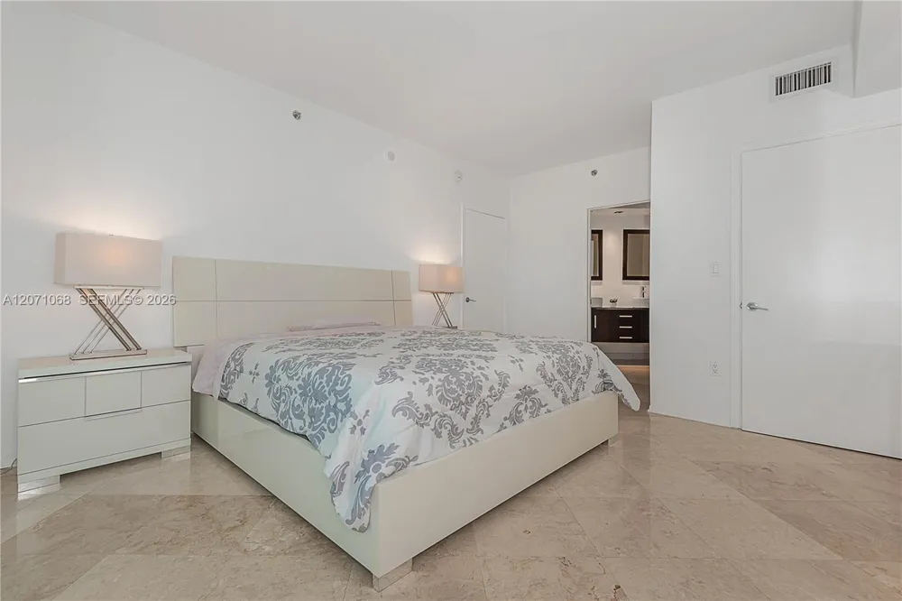 55 SE 6th St #1507 Miami, FL 33131