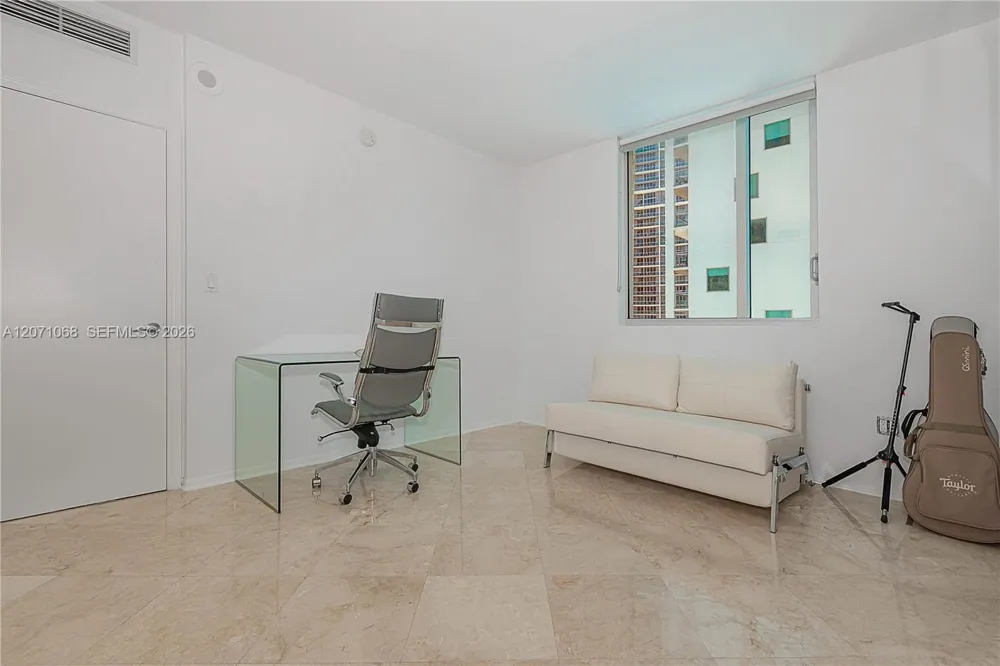 55 SE 6th St #1507 Miami, FL 33131