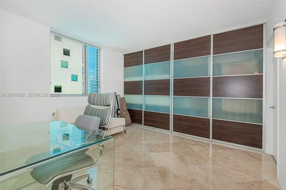 55 SE 6th St #1507 Miami, FL 33131