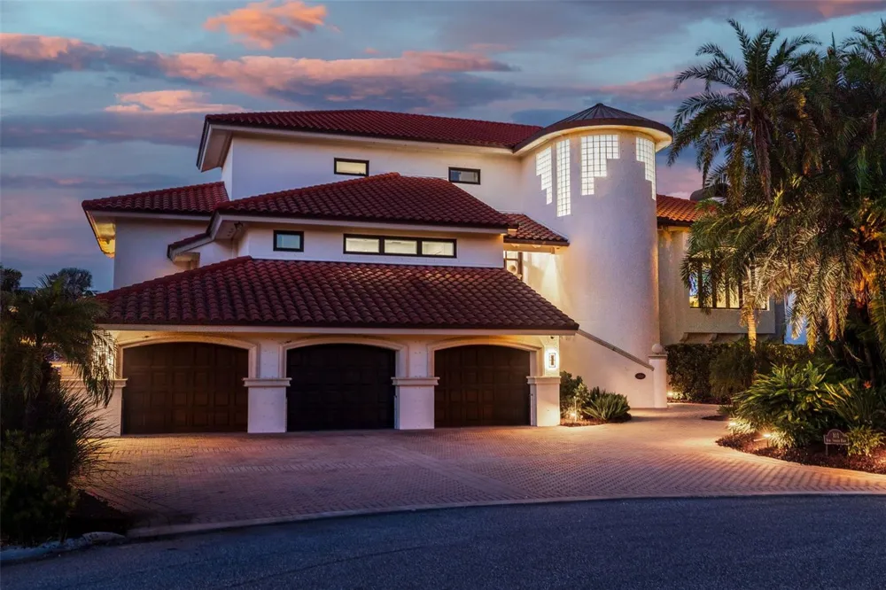 101 9TH STREET E Tierra Verde, FL 33715