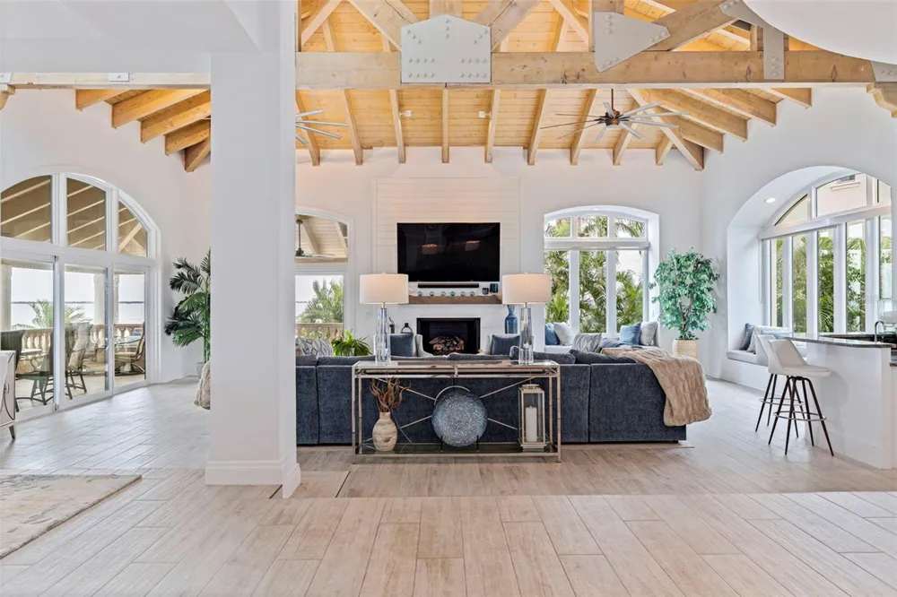 101 9TH STREET E Tierra Verde, FL 33715