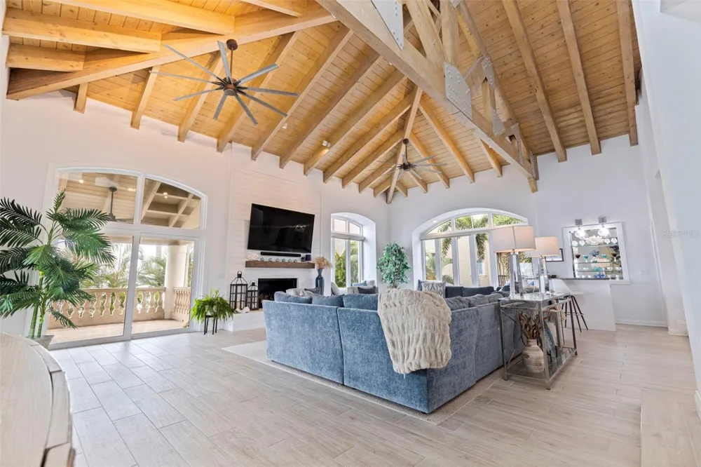 101 9TH STREET E Tierra Verde, FL 33715