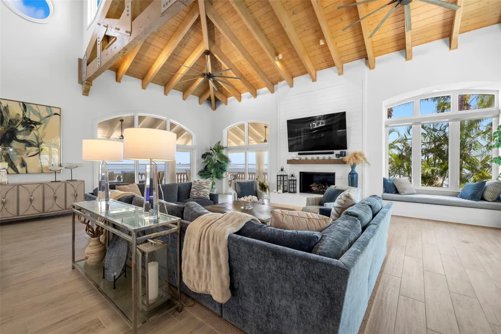 101 9TH STREET E Tierra Verde, FL 33715