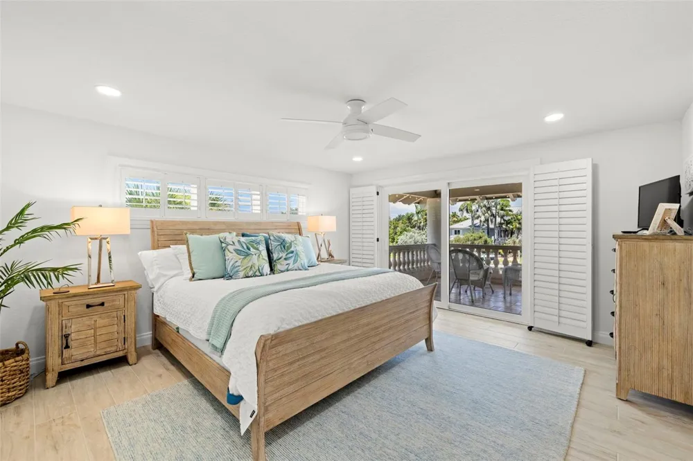 101 9TH STREET E Tierra Verde, FL 33715
