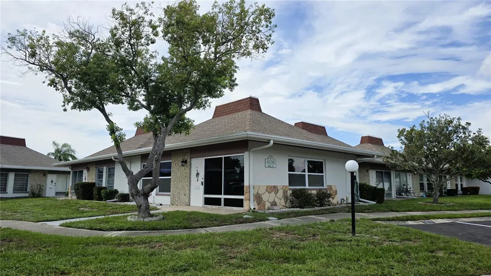 4330 TAHITIAN GARDENS CIRCLE #A Holiday, FL 34691