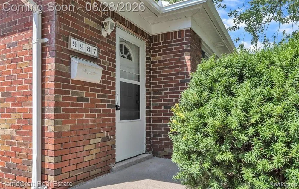 9987 BRADY Redford Charter Township, MI 48239