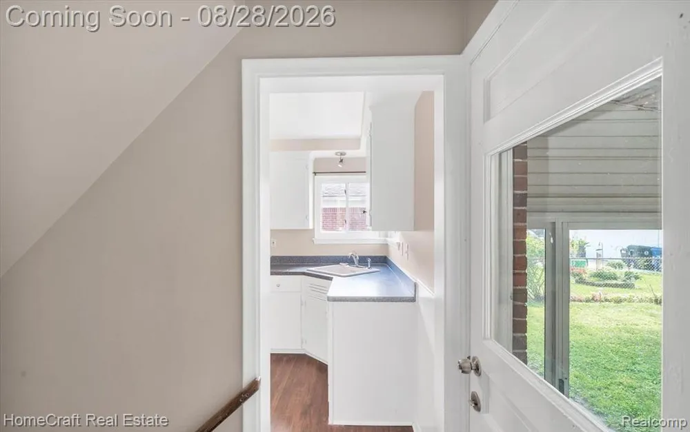9987 BRADY Redford Charter Township, MI 48239