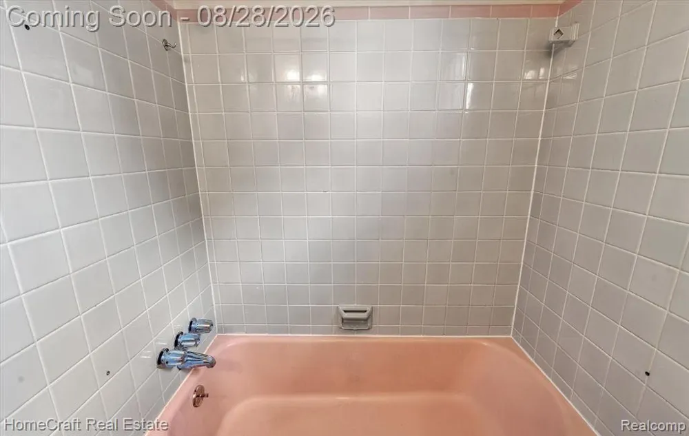 9987 BRADY Redford Charter Township, MI 48239