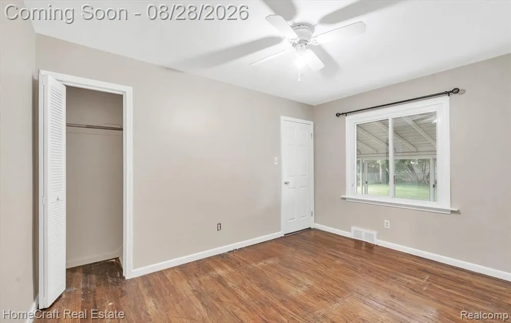 9987 BRADY Redford Charter Township, MI 48239