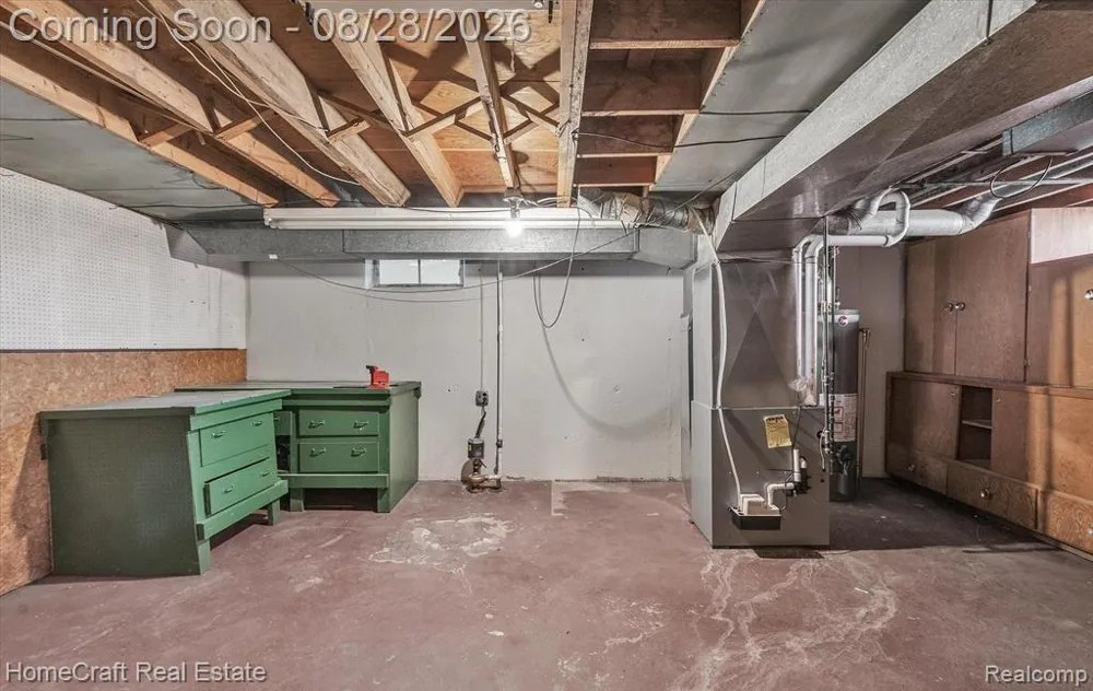 9987 BRADY Redford Charter Township, MI 48239