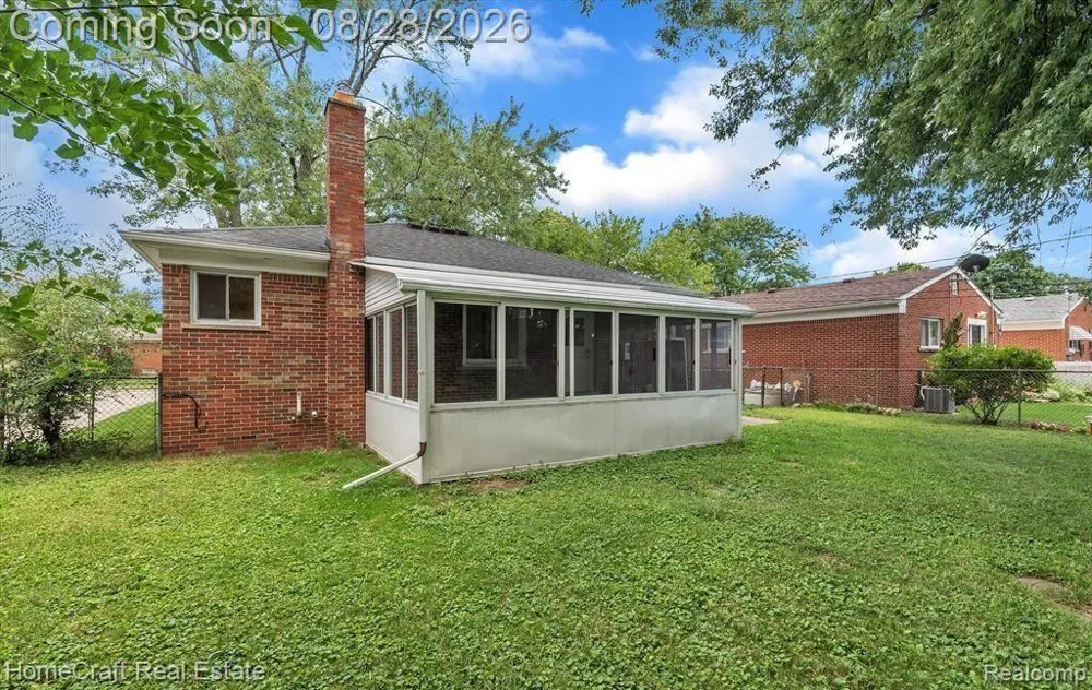 9987 BRADY Redford Charter Township, MI 48239