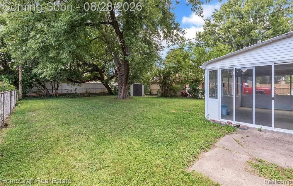 9987 BRADY Redford Charter Township, MI 48239
