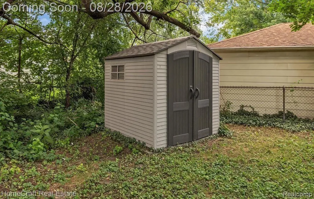 9987 BRADY Redford Charter Township, MI 48239