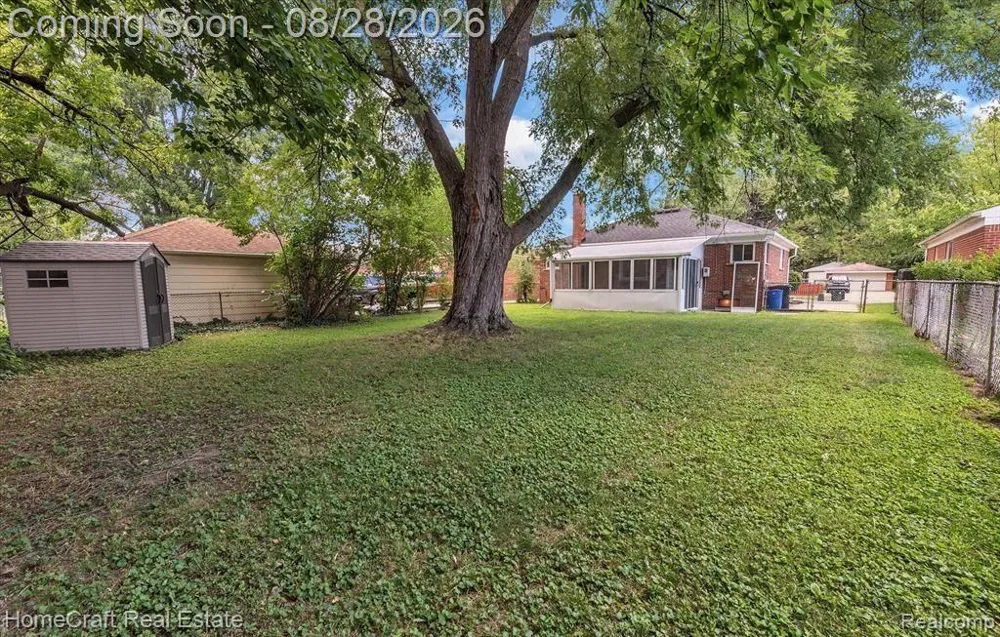 9987 BRADY Redford Charter Township, MI 48239