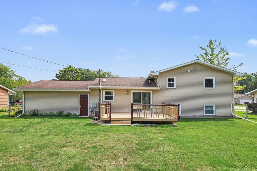 318 Kenway Drive Delta Charter Township, MI 48917