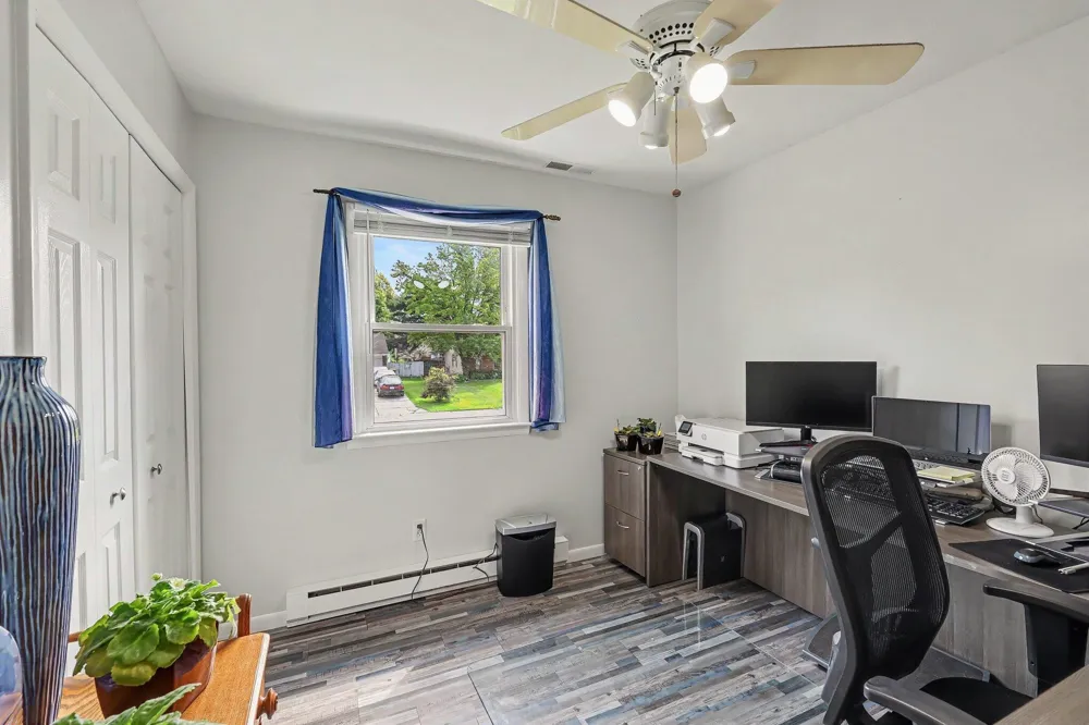 318 Kenway Drive Delta Charter Township, MI 48917