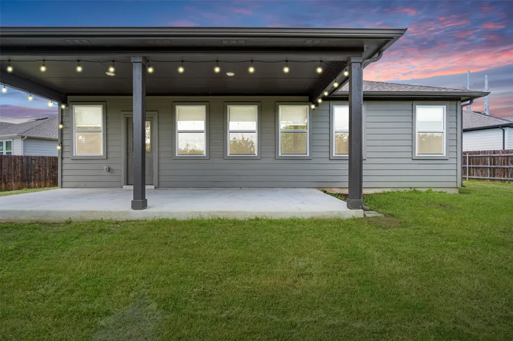 104 Stinchcomb Road Hutto, TX 78634