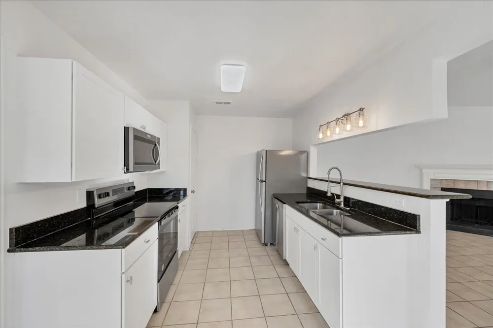 421 Fantail Loop #B Lakeway, TX 78734