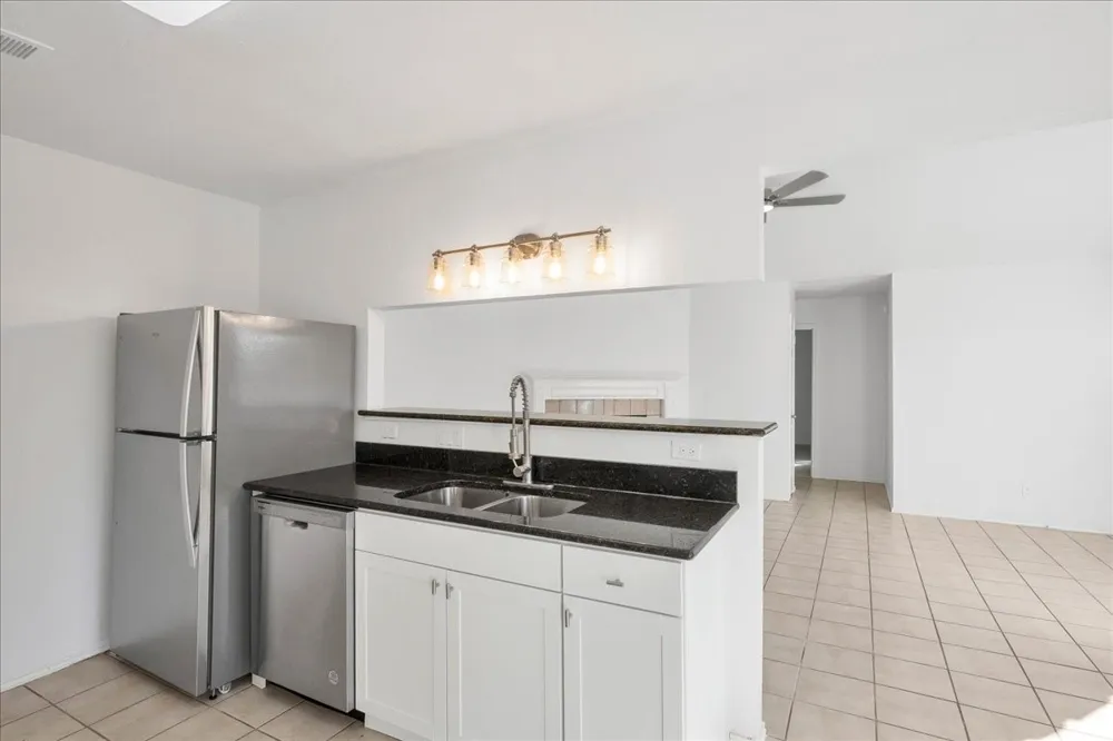 421 Fantail Loop #B Lakeway, TX 78734