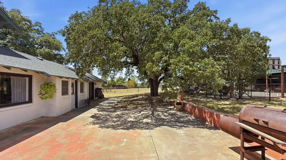 111 FM 2905 Hamilton, TX 76531