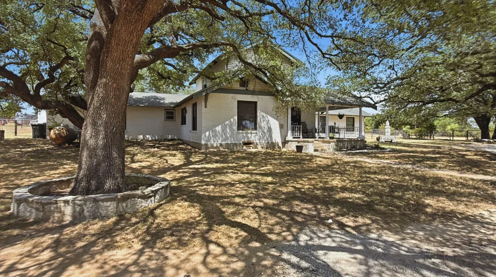 111 FM 2905 Hamilton, TX 76531
