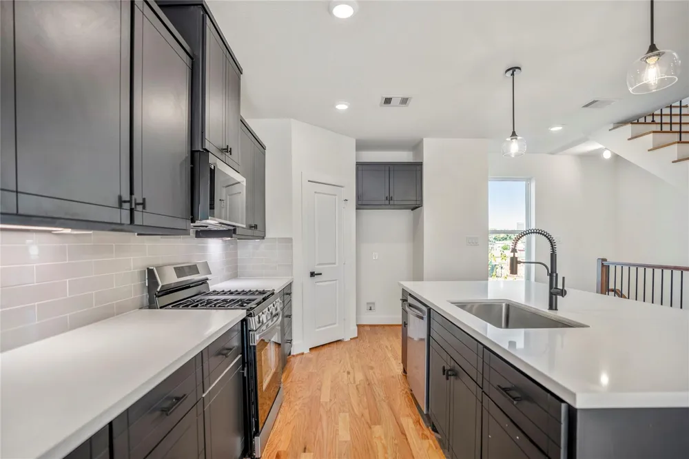 6320 Del Rio Street Houston, TX 77021