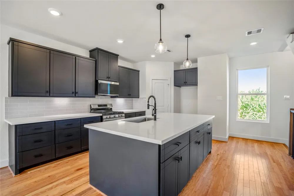 6320 Del Rio Street Houston, TX 77021