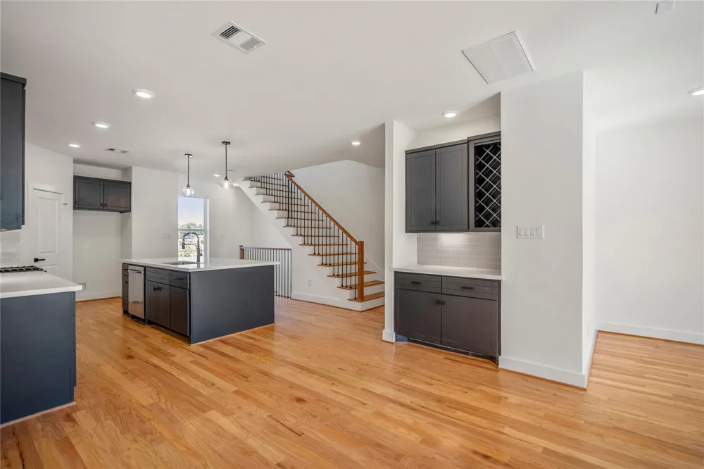 6320 Del Rio Street Houston, TX 77021