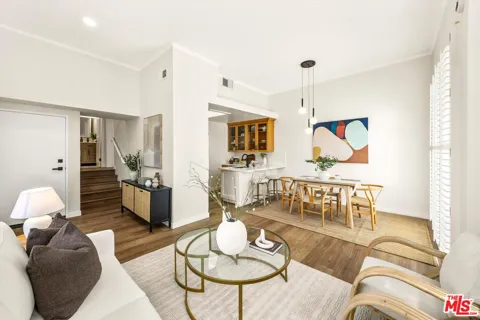 1098 Everett Place