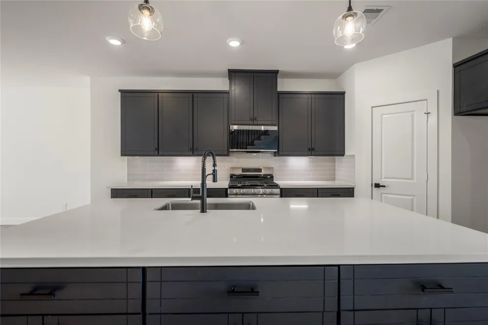 6320 Del Rio Street Houston, TX 77021