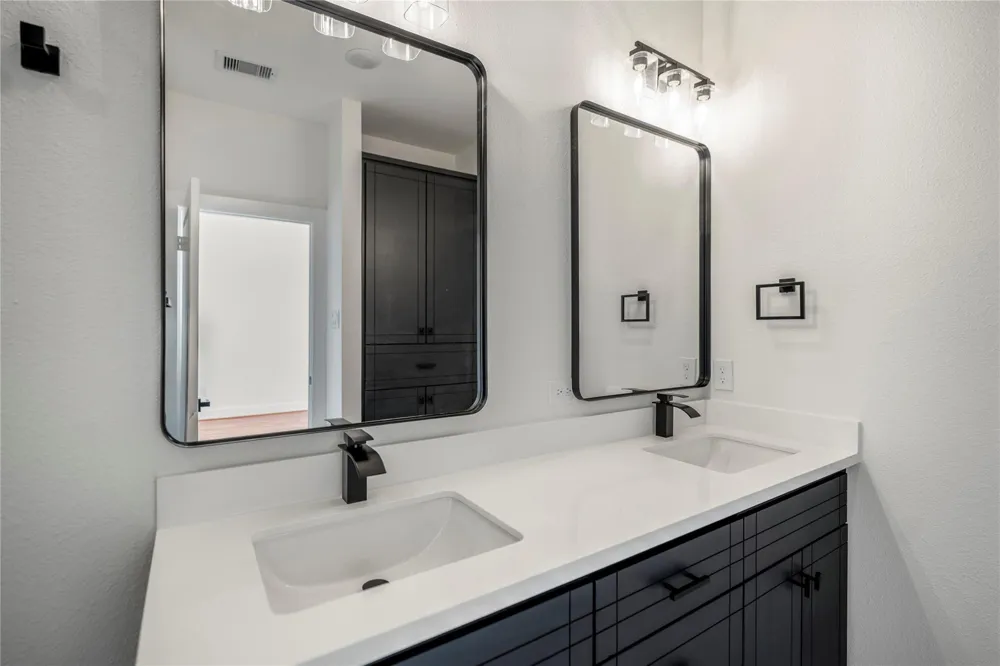 6320 Del Rio Street Houston, TX 77021