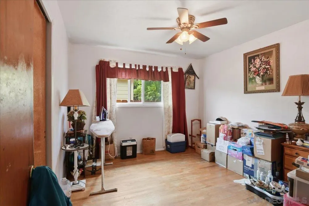 986 9th St Imperial Beach, CA 91932